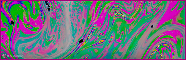 IMAGE: http://mr-bill-photography.smugmug.com/Abstract/Soap-Art/Soap-5/1151714145_QJ7Sv-M.jpg