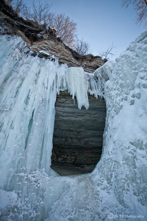 IMAGE: http://mr-bill-photography.smugmug.com/Landscapes/Minneapolis/Minnehaha-Falls-1/1172825647_Ypvvz-XL.jpg