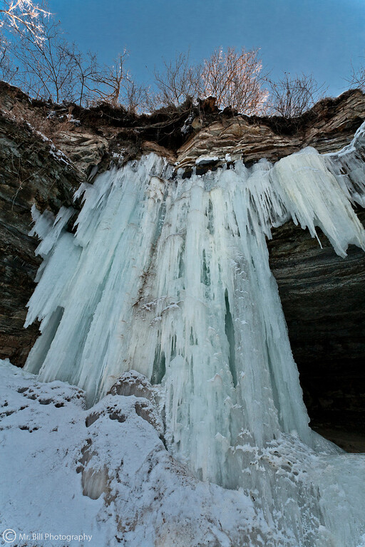IMAGE: http://mr-bill-photography.smugmug.com/Landscapes/Minneapolis/Minnehaha-Falls-3/1172826914_xNktL-XL.jpg